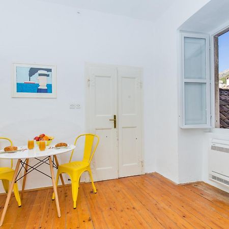 Arty Apartments In The Heart Of Dubrovnik By Irundo Luaran gambar