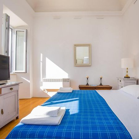 Arty Apartments In The Heart Of Dubrovnik By Irundo Luaran gambar