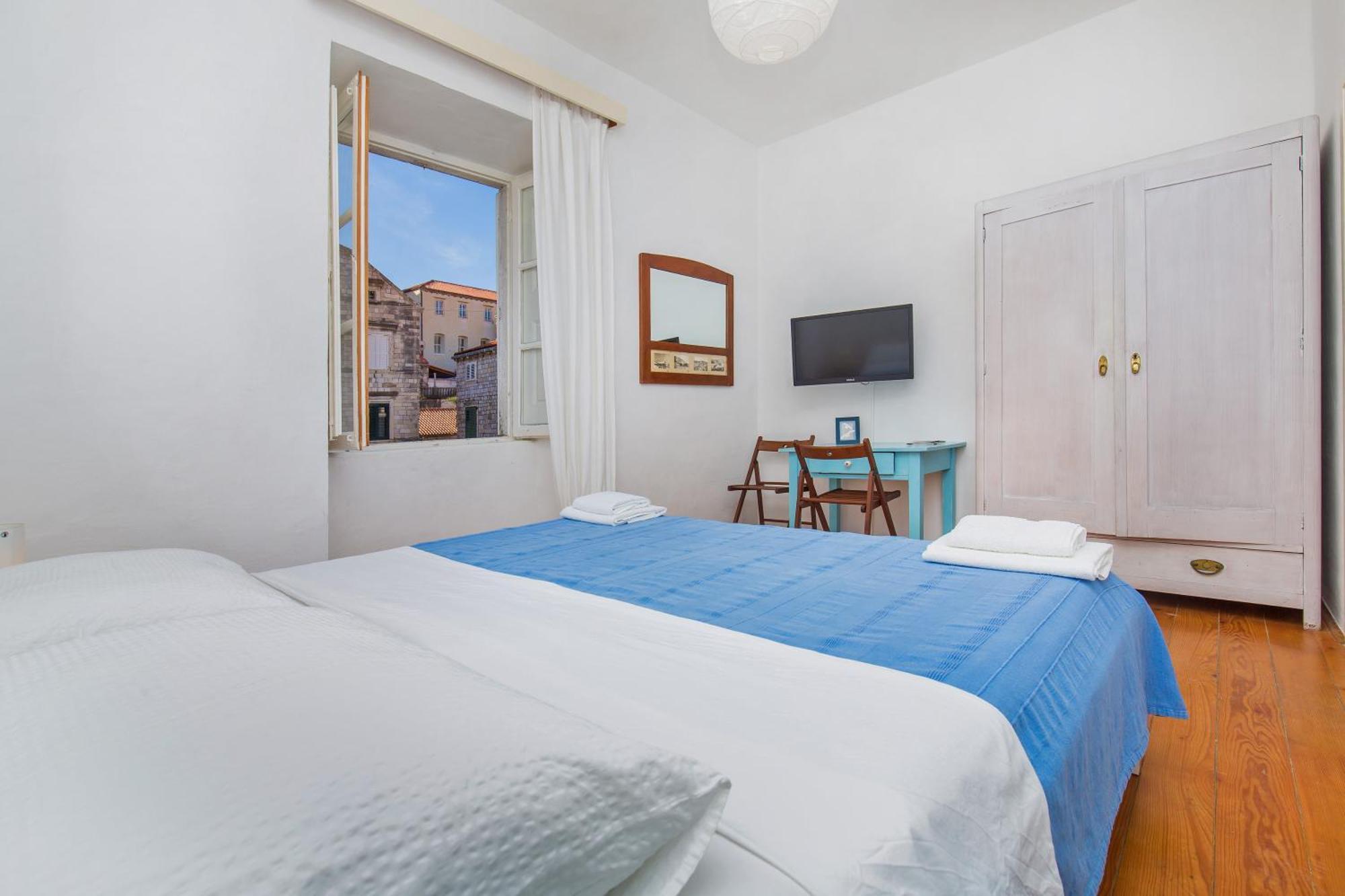 Arty Apartments In The Heart Of Dubrovnik By Irundo Luaran gambar