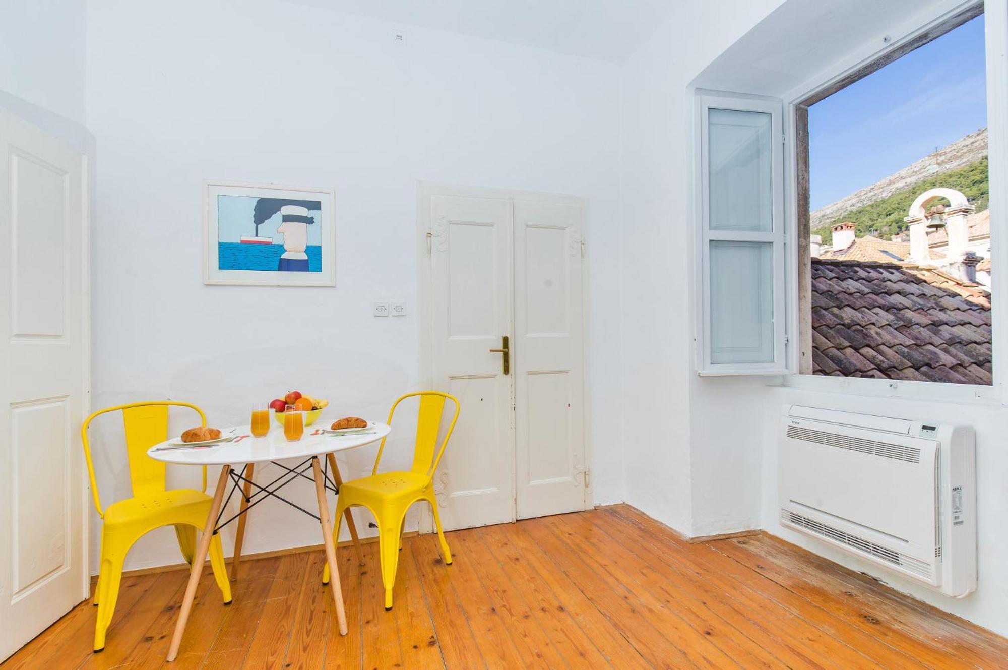 Arty Apartments In The Heart Of Dubrovnik By Irundo Luaran gambar