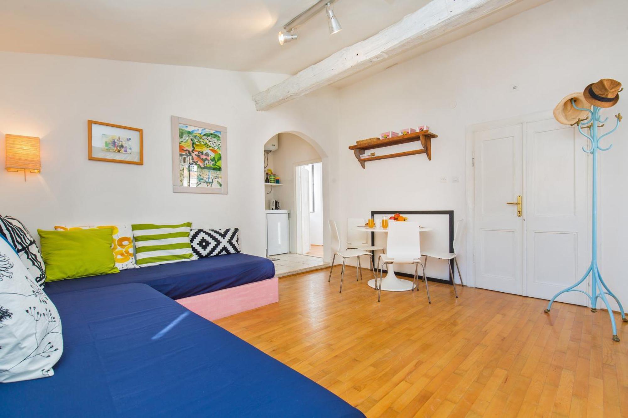 Arty Apartments In The Heart Of Dubrovnik By Irundo Luaran gambar